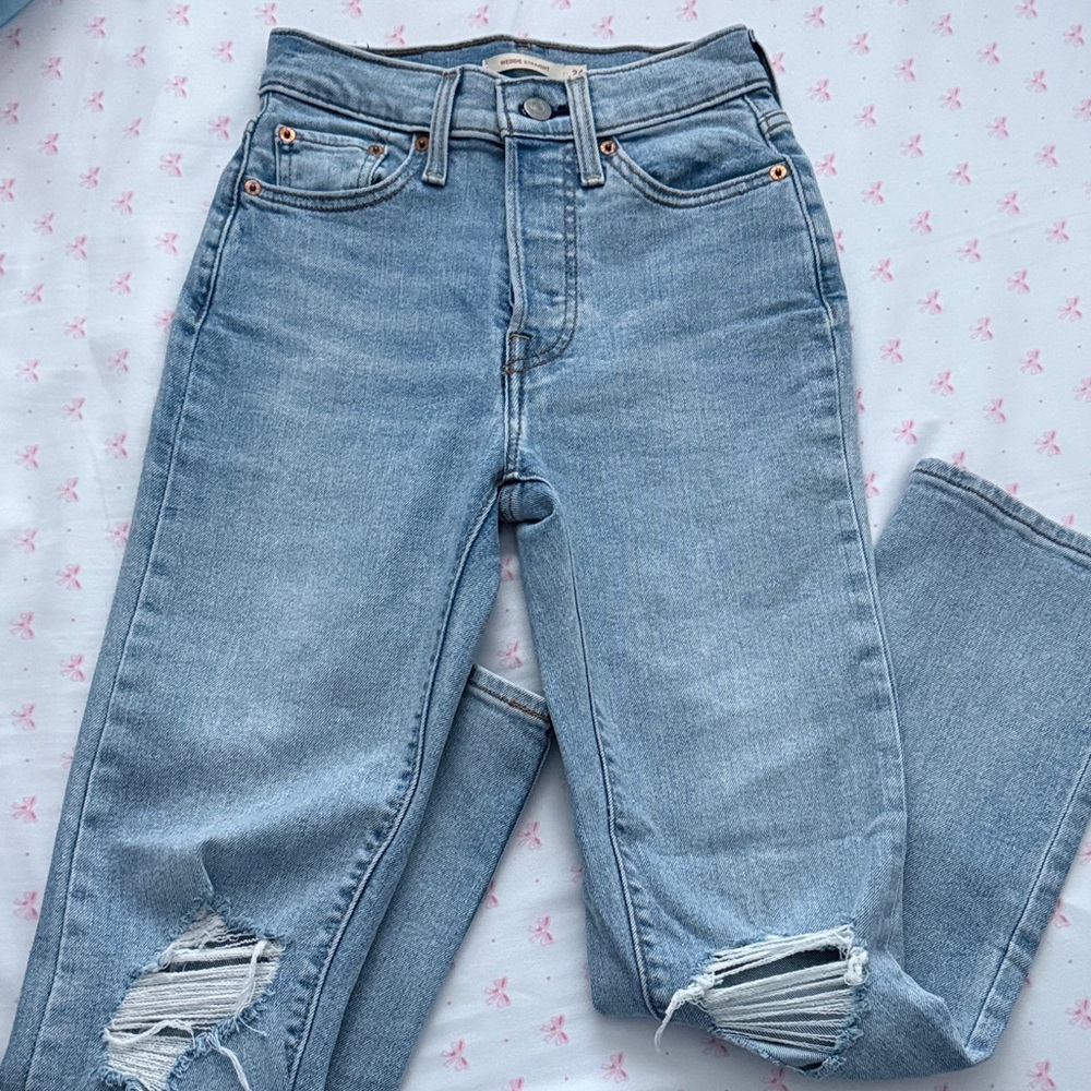Levi's Women's Light Blue Straight Leg Jeans